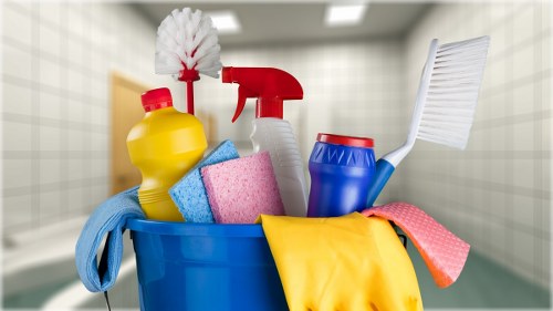 Professional office cleaning in E1 workspace